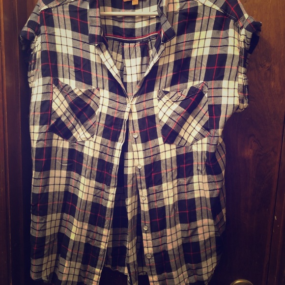 Tops - Jacks girlfriend button tee
